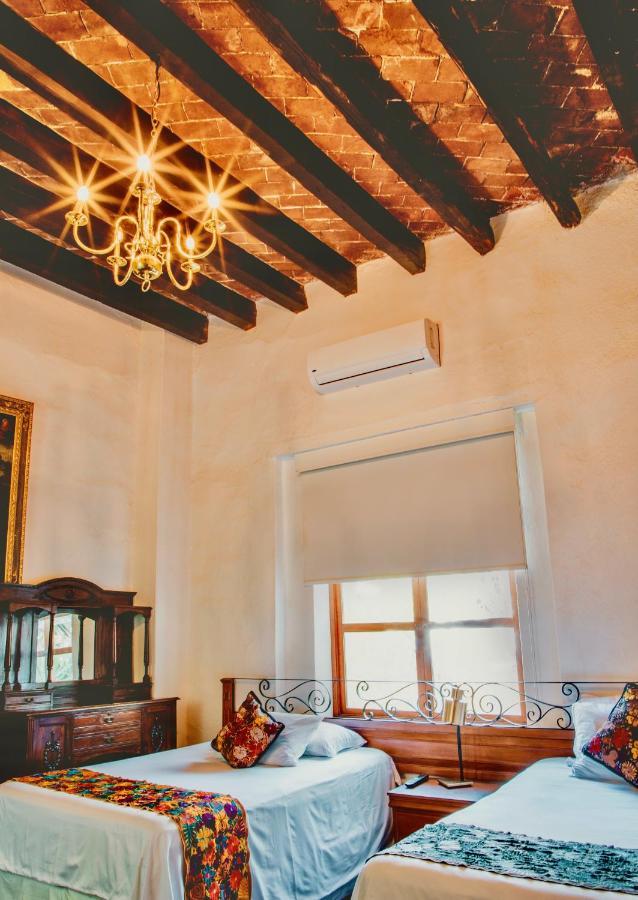 Camilos Hotel